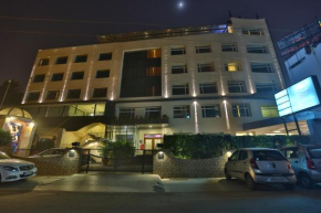 Отель Comfort Inn  Лакхнау